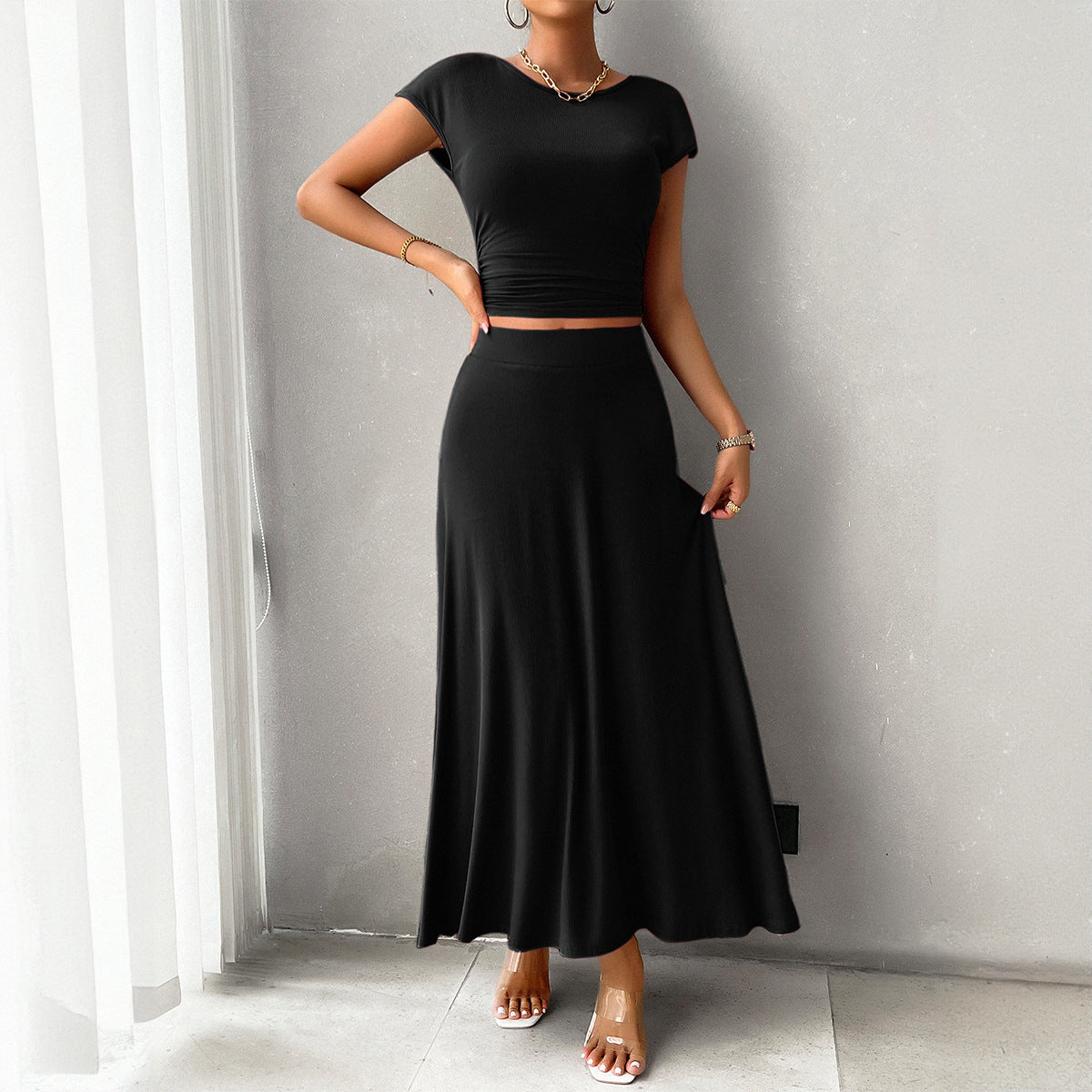 Women’s Dress Set – Slim Fit Crop Top – Ruched Waist – Full-Length Flowing Skirt