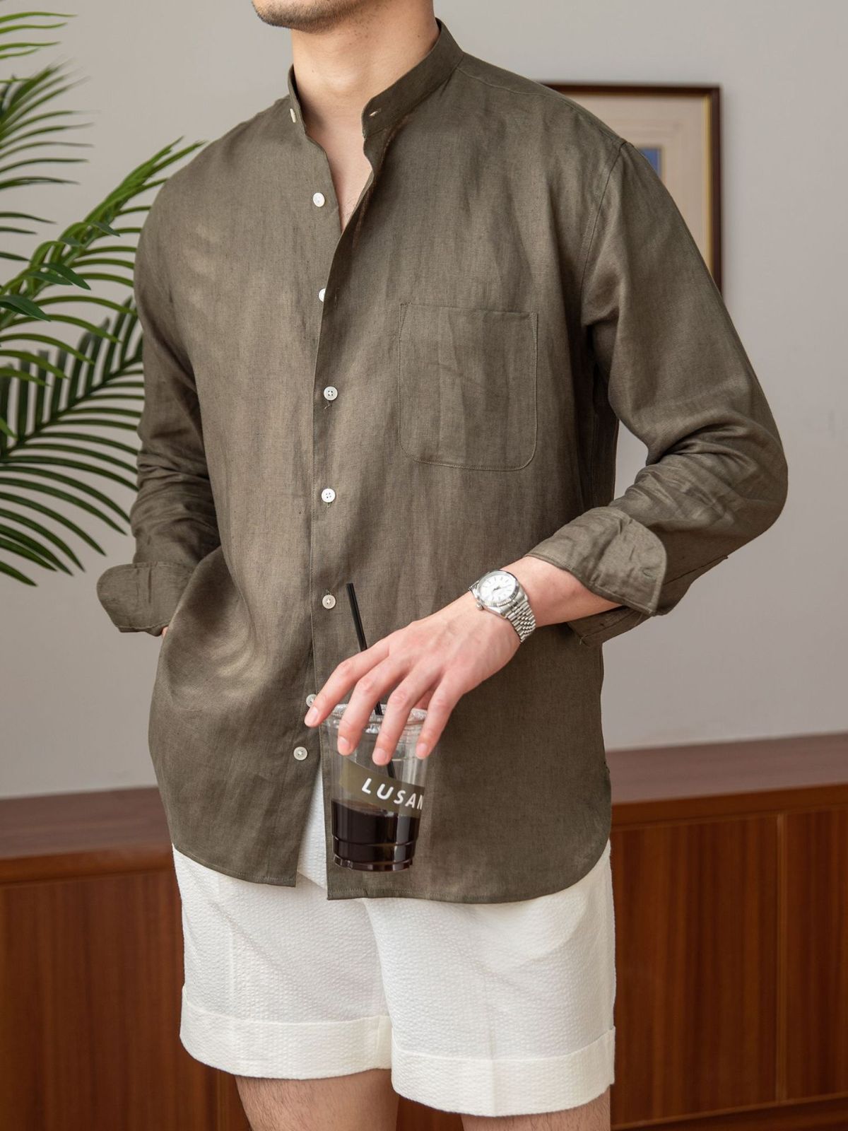 Men's versatile button-down shirt