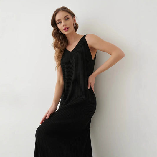 Women’s Maxi Dress – Lightweight Pleated – V-Neck – Relaxed Fit – Spaghetti Straps