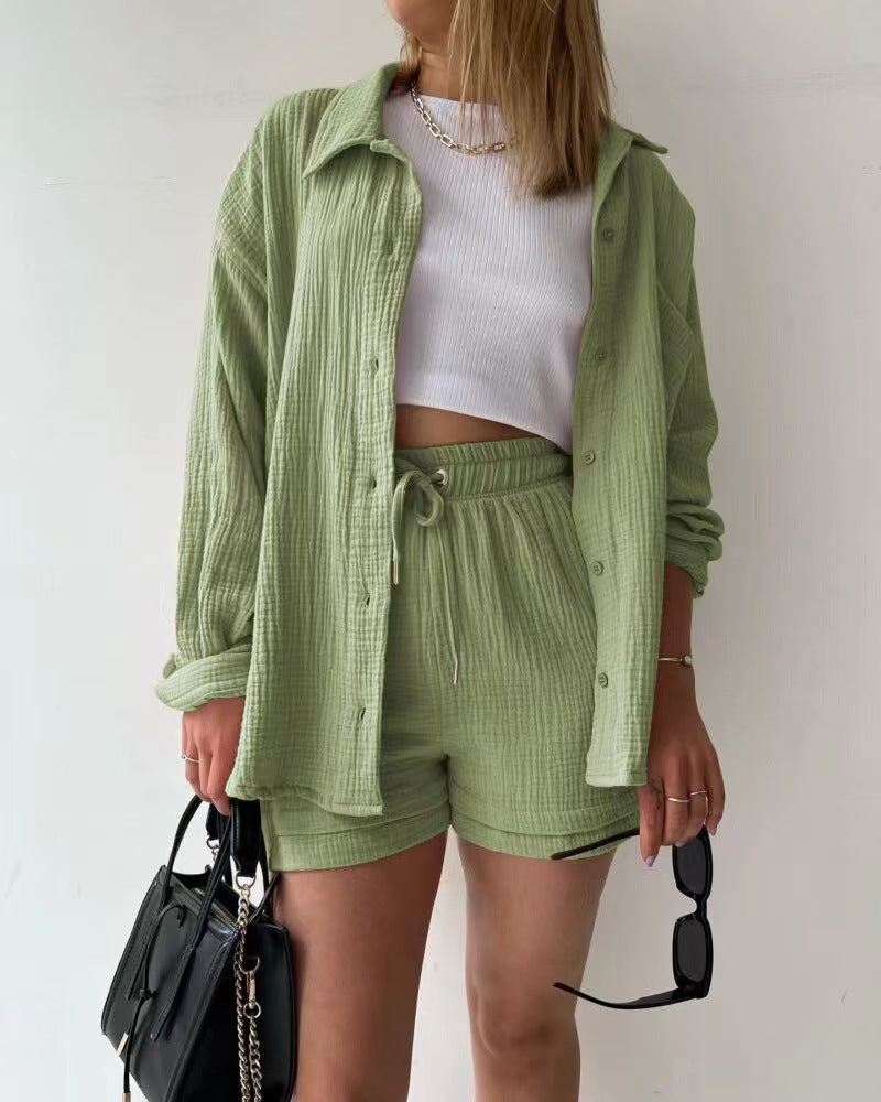 Women’s Two-Piece Set – Crinkled Shirt with Classic Collar – High-Waisted Drawstring Shorts