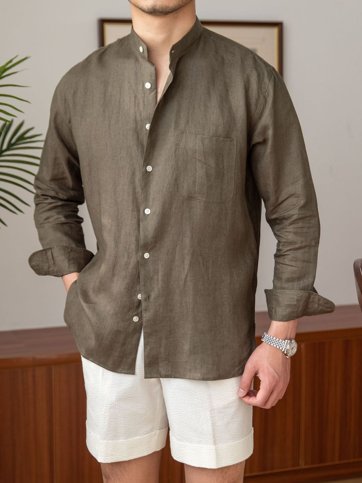 Men's versatile button-down shirt