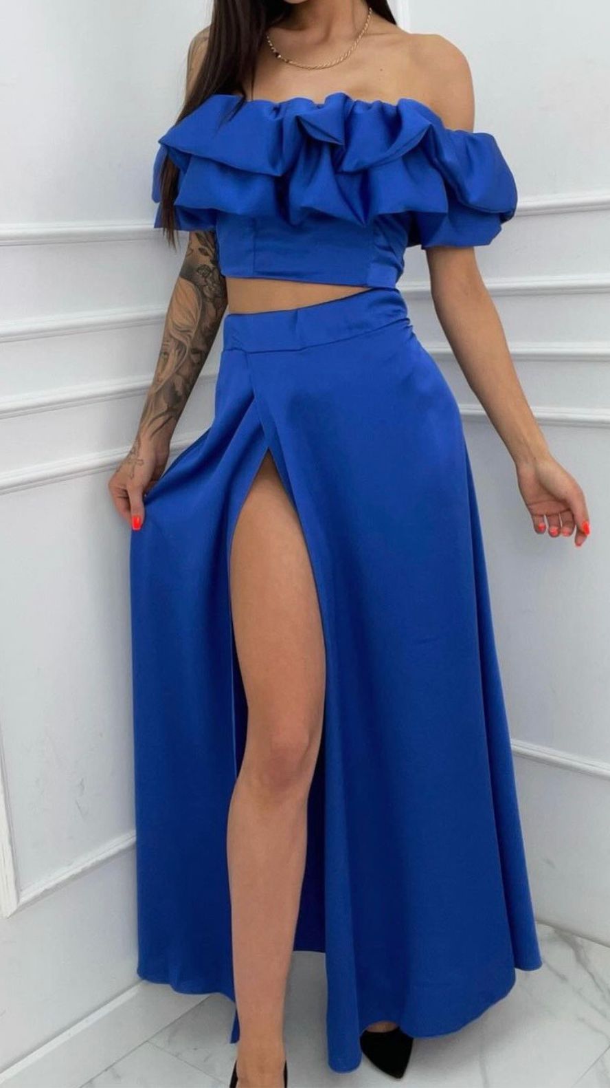 Women’s Two-Piece Set – Off-Shoulder Ruffle Crop Top – High-Waist Slit Maxi Skirt