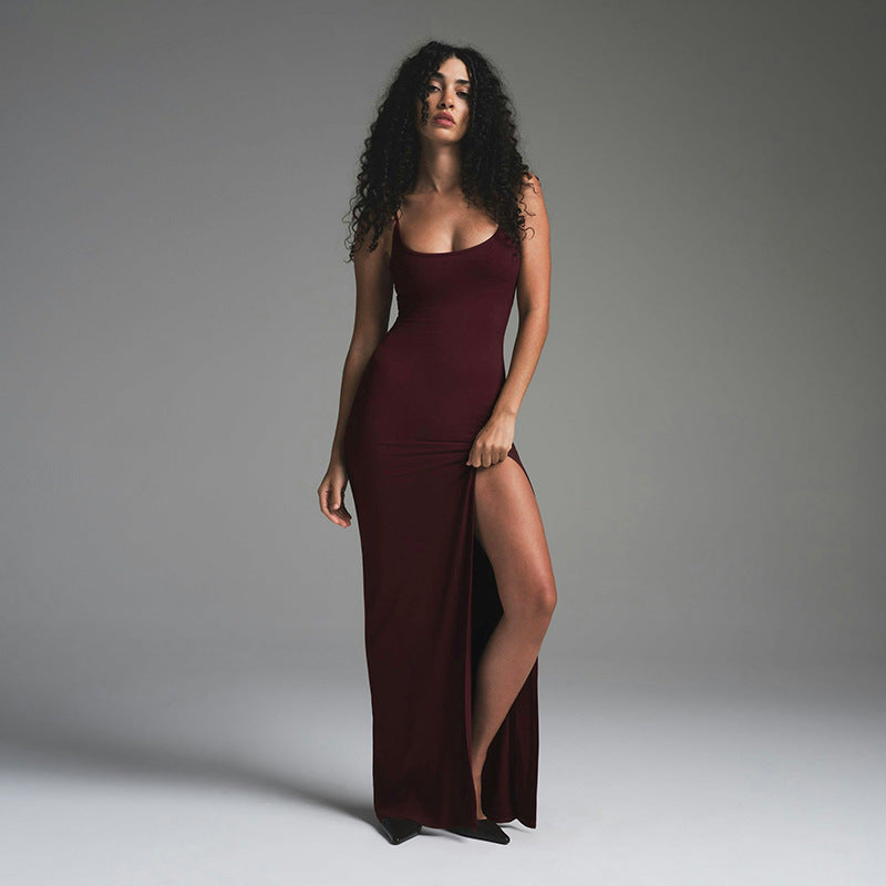 Women’s Maxi Dress – Slim Fit – Scoop Neck – Spaghetti Straps – High Slit Backless