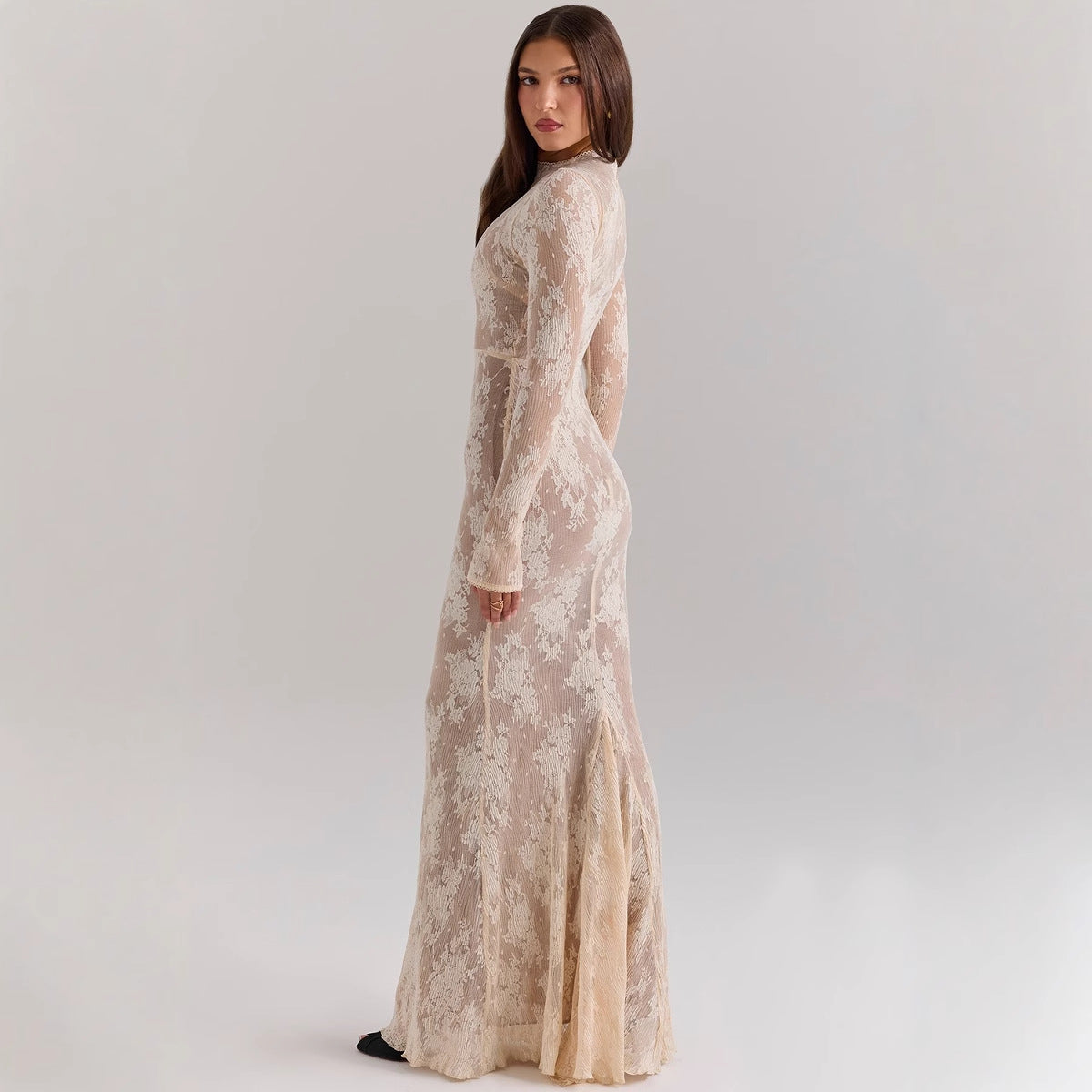 Women’s Lace Gown – Slim Fit – Long Sleeve – Fishtail Hem – High Neck Formal Dress