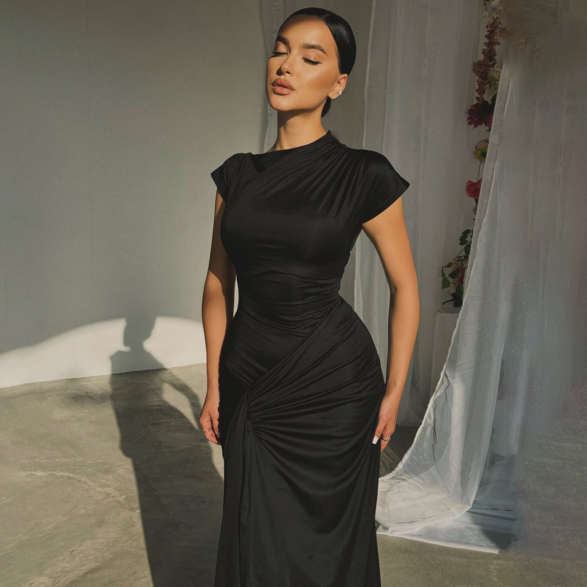 Women’s Full-Length Dress – Draped Waist – Form-Fitting – Short Sleeve Elegant Fit