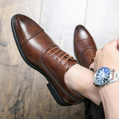 Men’s Oxford Shoes – Polished Leather – Brogue Detailing – Closed Lacing – Formal Fit