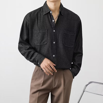 Men's shirt with front button closure and long sleeves