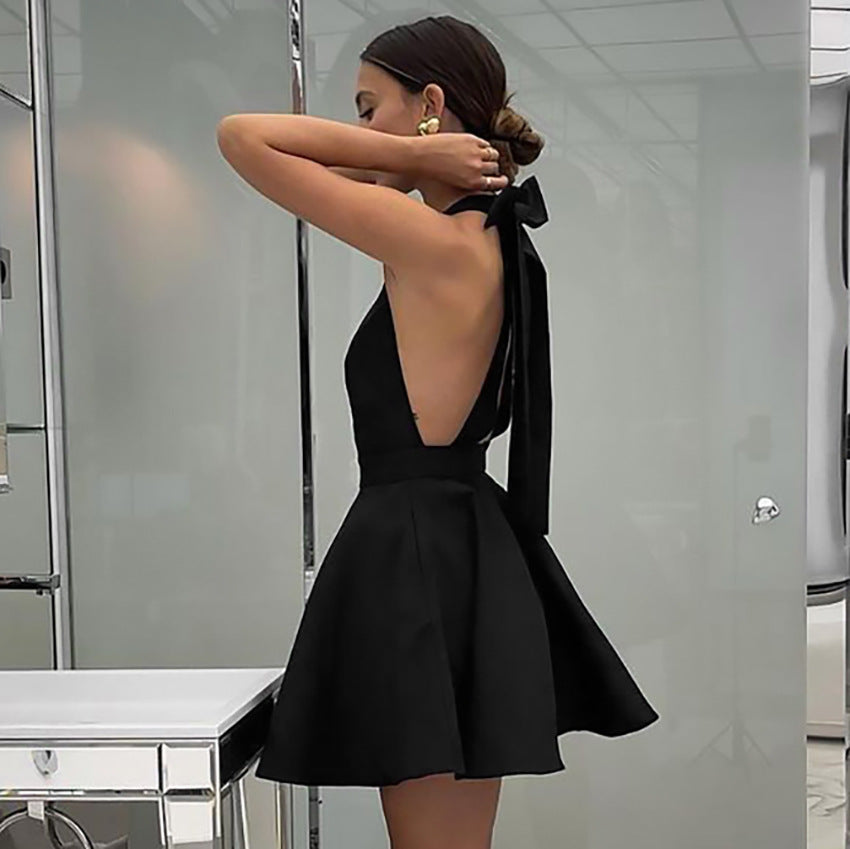 Women’s Mini Dress – Satin Look – Halter Neck – Backless A-Line – Elegant Fit