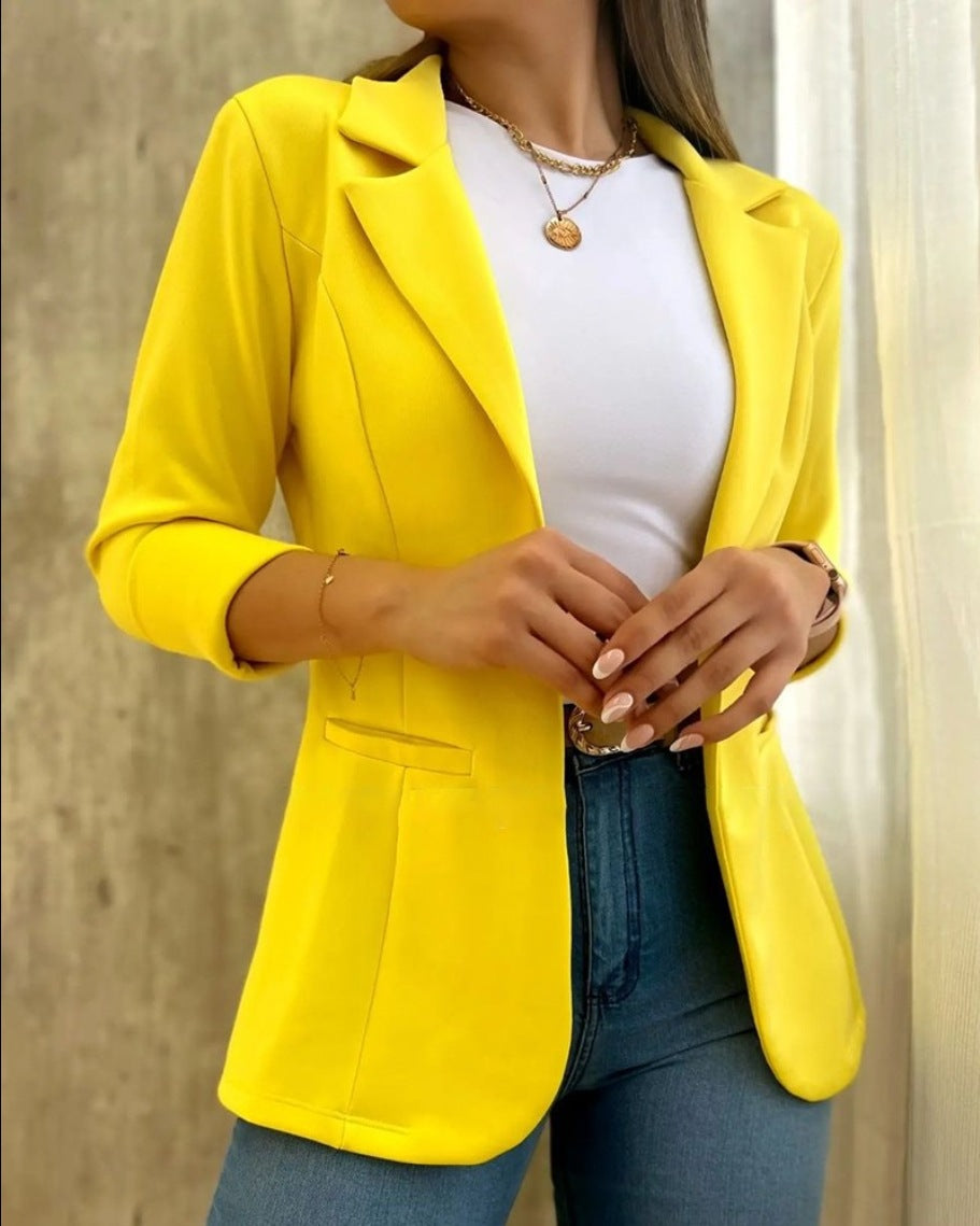 Women’s Suit Jacket – Tailored Fit – Notched Lapel – Hip Length – Long Sleeve