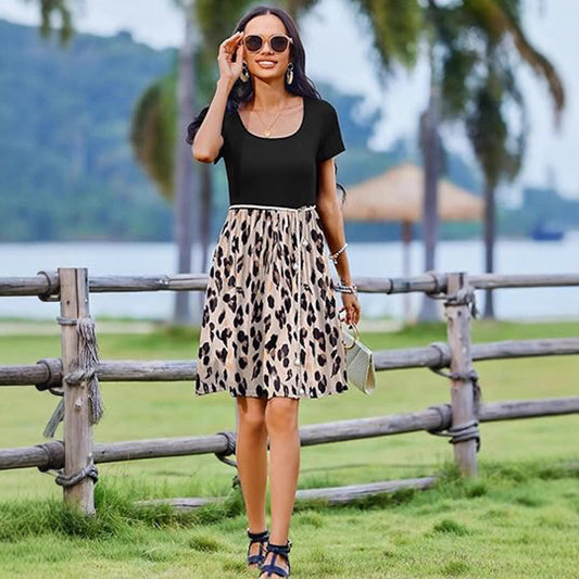 Women’s Dress – Fit and Flare – Knee Length – Patterned Skirt – Round Neck – Short Sleeve