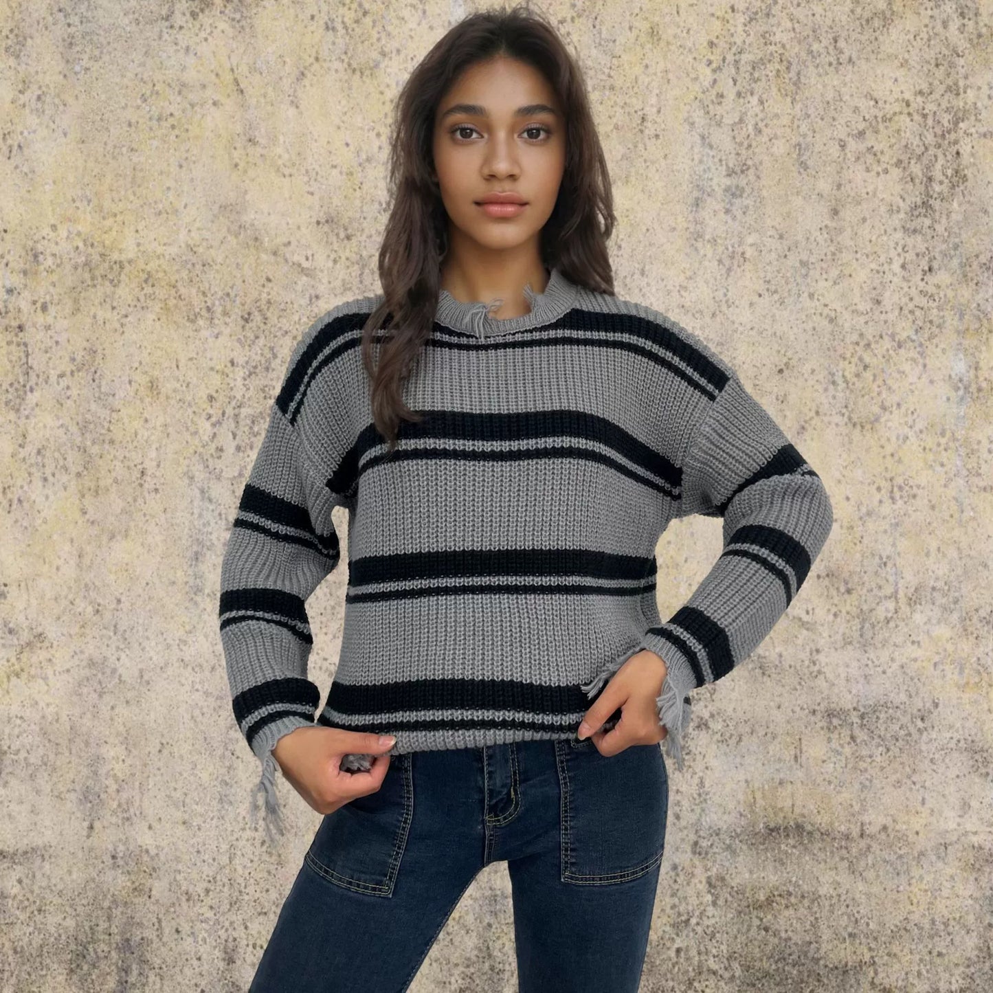 Women’s Pullover Sweater – Oversized Fit – Knitted Wool – Contrast Stripes – Fringe Hem
