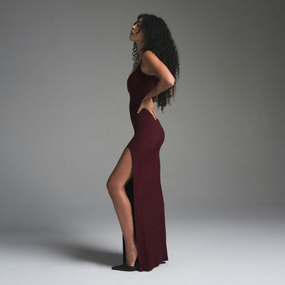 Women’s Maxi Dress – Slim Fit – Scoop Neck – Spaghetti Straps – High Slit Backless