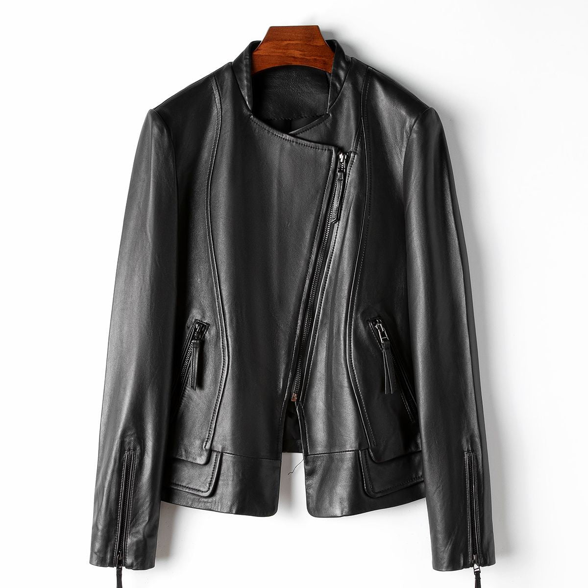 Women's striking leather jacket long sleeve