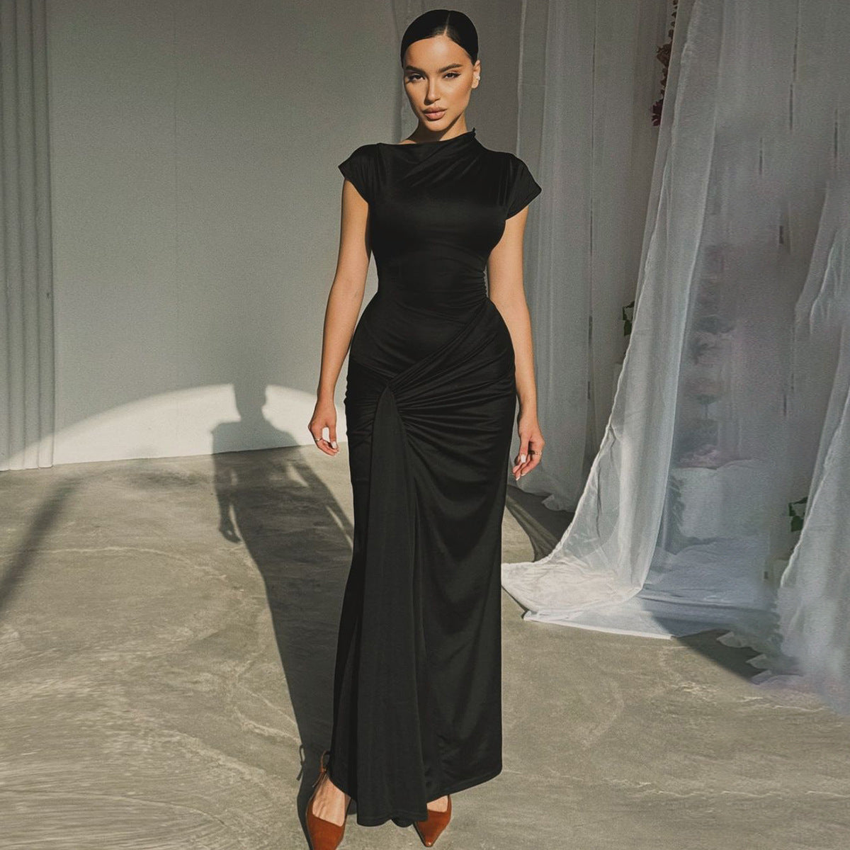 Women’s Full-Length Dress – Draped Waist – Form-Fitting – Short Sleeve Elegant Fit