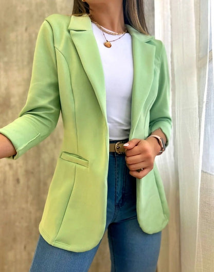 Women’s Suit Jacket – Tailored Fit – Notched Lapel – Hip Length – Long Sleeve