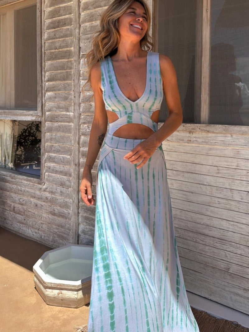 Women’s Maxi Dress – Slim Fit – V-Neck – Waist Cut-Out – Side Slit – Bold Print