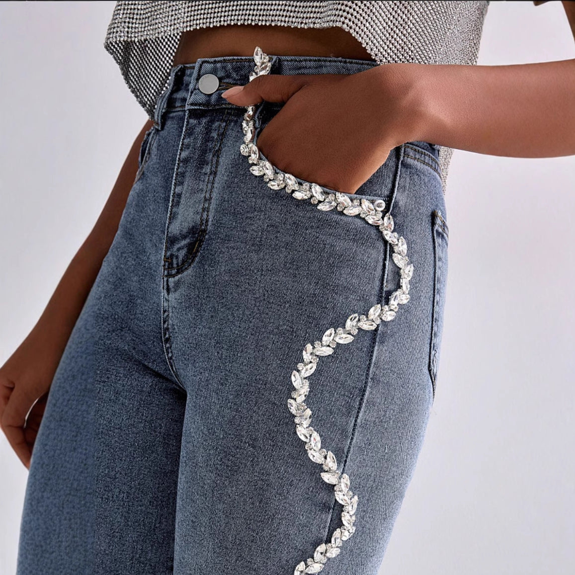 Women’s Straight Leg Jeans – Relaxed Fit – Rhinestone Wavy Side Detail – Full Length