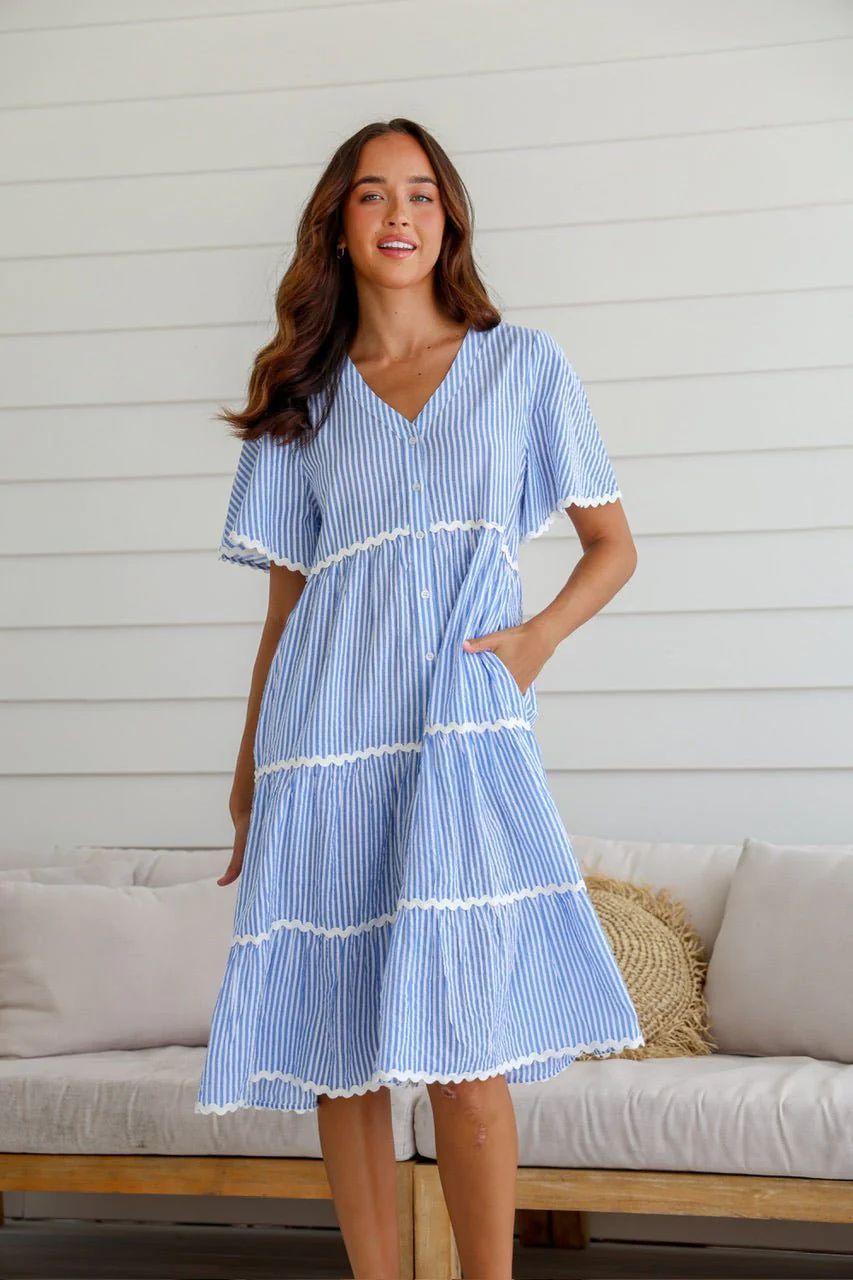 Women’s V-Neck Dress – Loose Fit – Tiered Layers with Lace Trim – Short Sleeve Cotton Blend