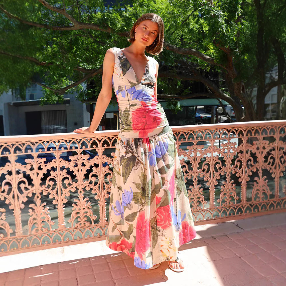 Women’s Maxi Dress – Slim Fit Bodice – Deep V-Neck – Spaghetti Straps – Floral Print