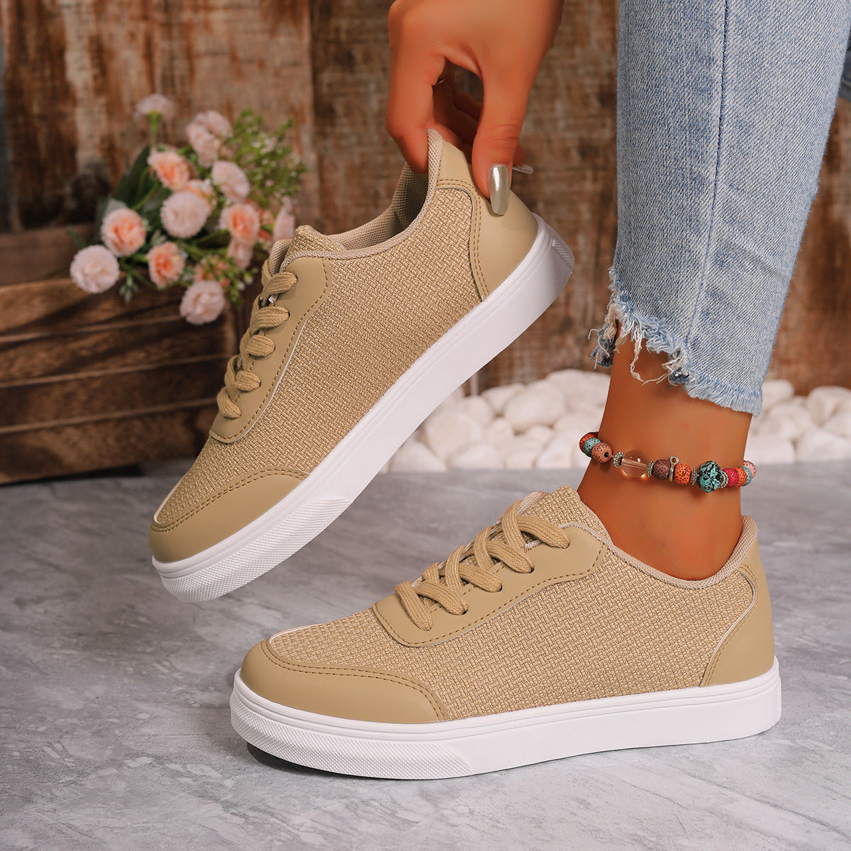 Women’s Orthopedic Sneakers – Breathable Mesh – Low Top – Lace-Up – Cushioned Sole – Casual Fit