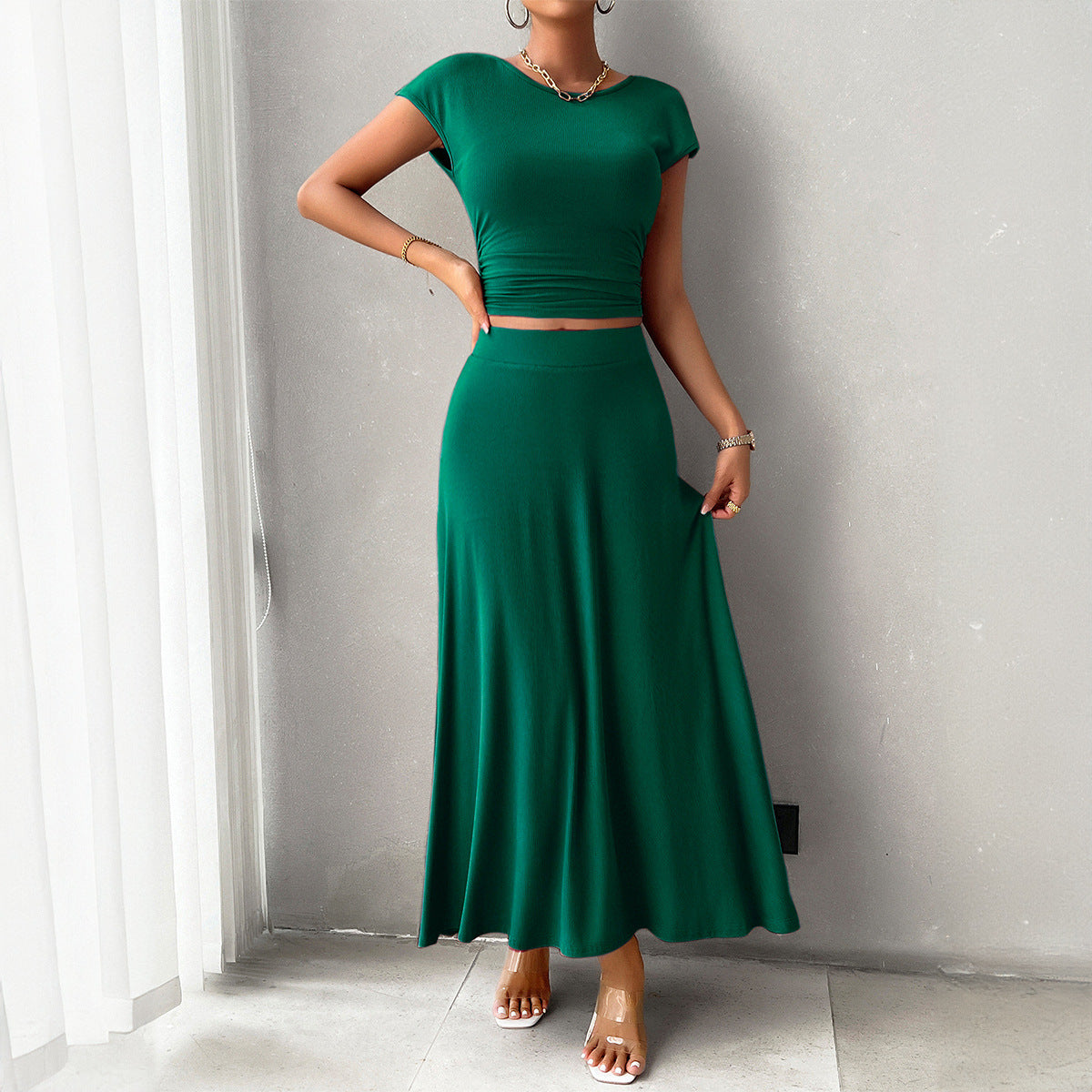 Women’s Dress Set – Slim Fit Crop Top – Ruched Waist – Full-Length Flowing Skirt