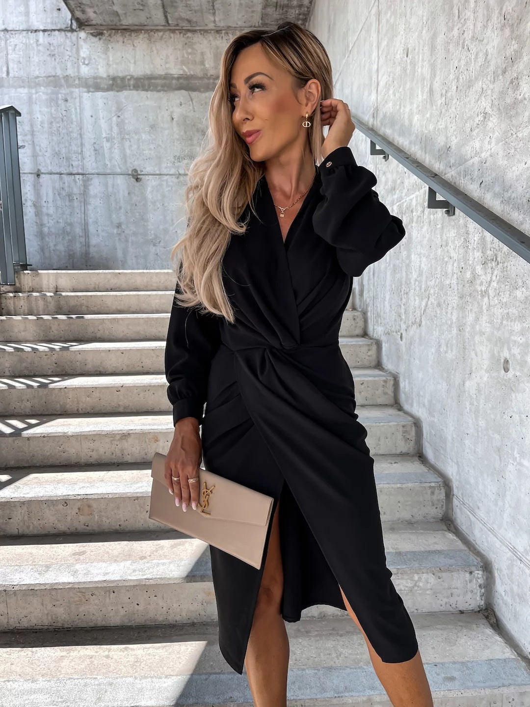 Women’s Midi Dress – Fitted Silhouette – Silk Feel – Wrap V-Neck – Long Sleeve – Slit