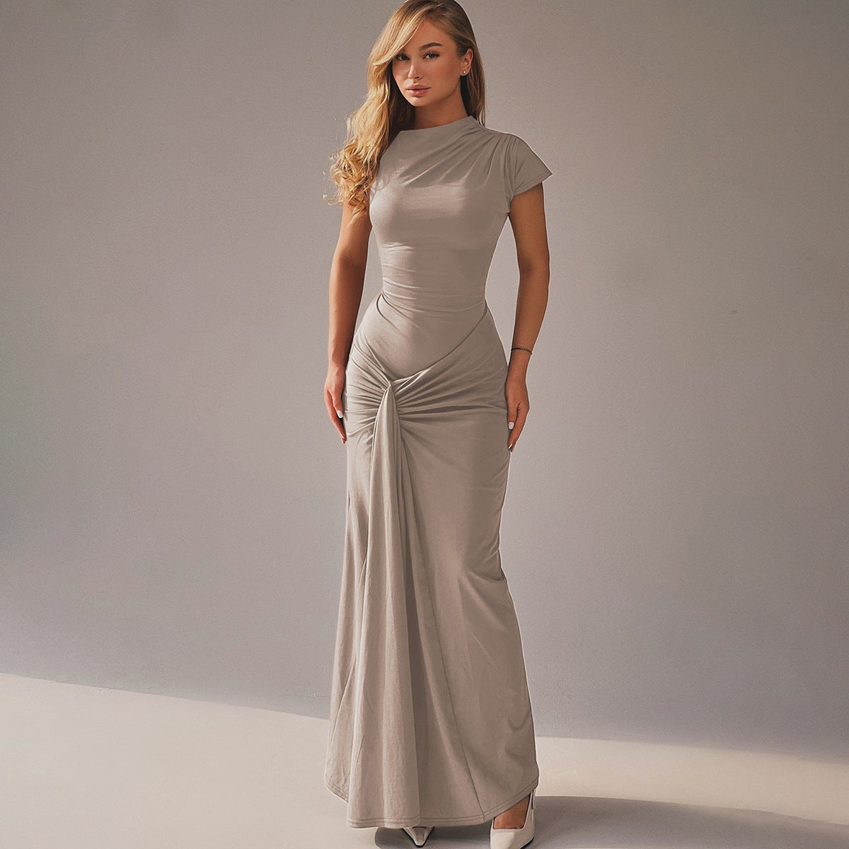 Women’s Full-Length Dress – Draped Waist – Form-Fitting – Short Sleeve Elegant Fit