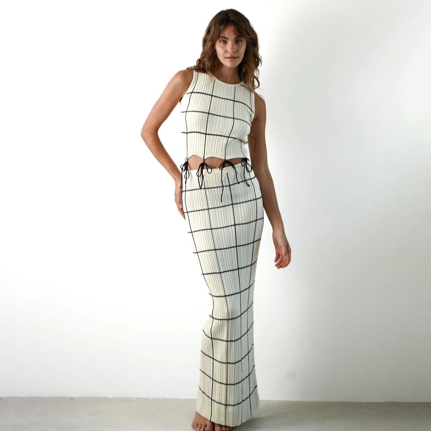 Women’s Two-Piece Knit Set – Sleeveless Crop Top – Ribbed Full-Length Skirt – Tie Waist