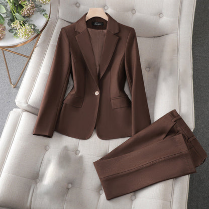 Women's single-button blazer and matching pants executive set