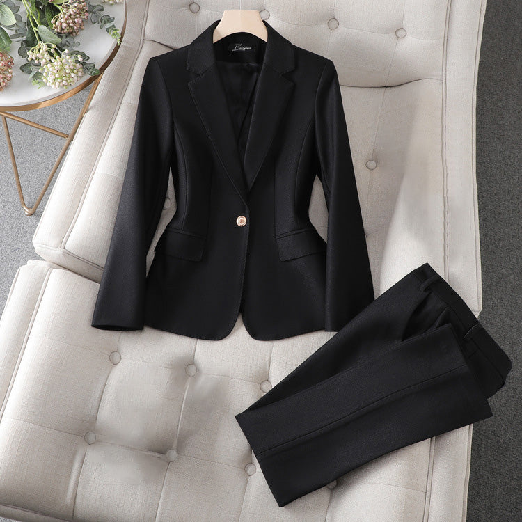 Women's single-button blazer and matching pants executive set