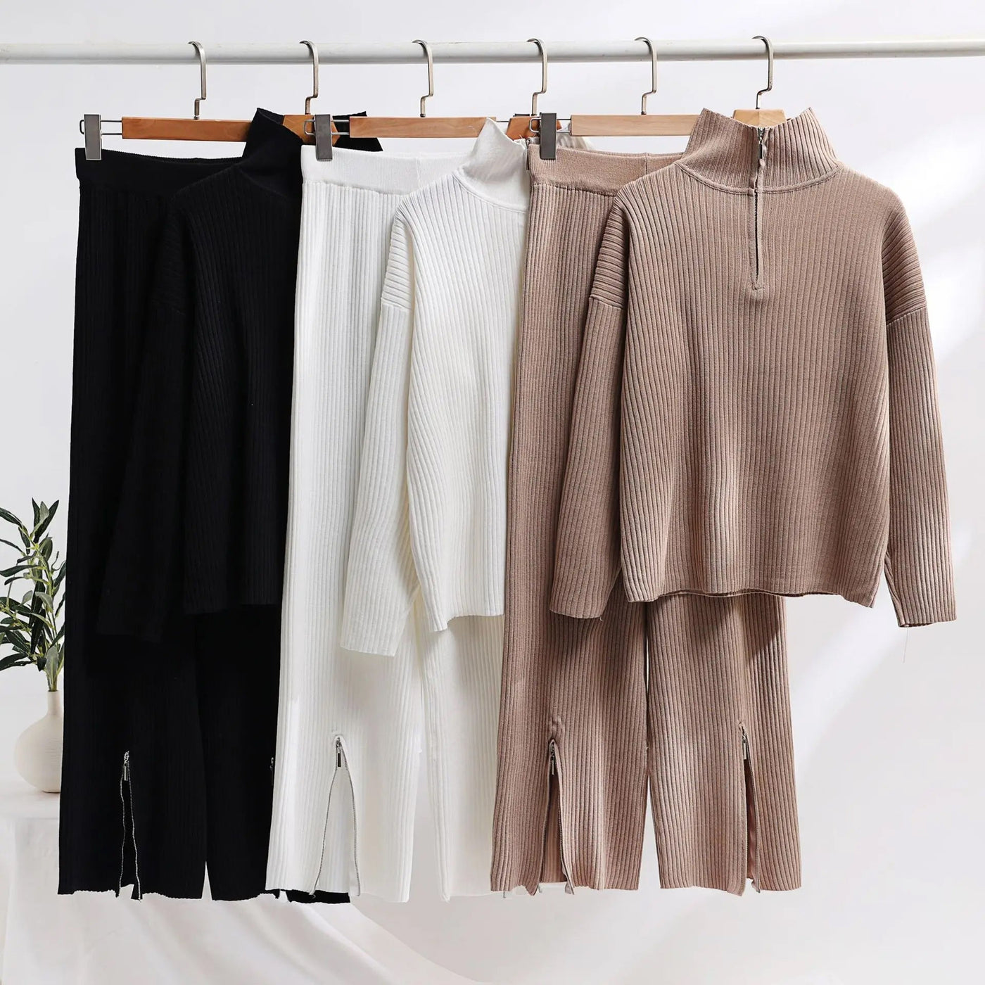 Women's Knit Loungewear Set - Zip Neck Pullover - Wide-Leg Trousers - Ribbed Stretch Fabric