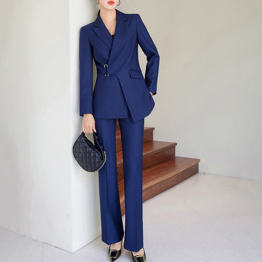 Womens simple everyday wear blazer with long sleeves and pantsuit