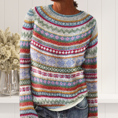 Women's knitted sweater with long sleeves and print