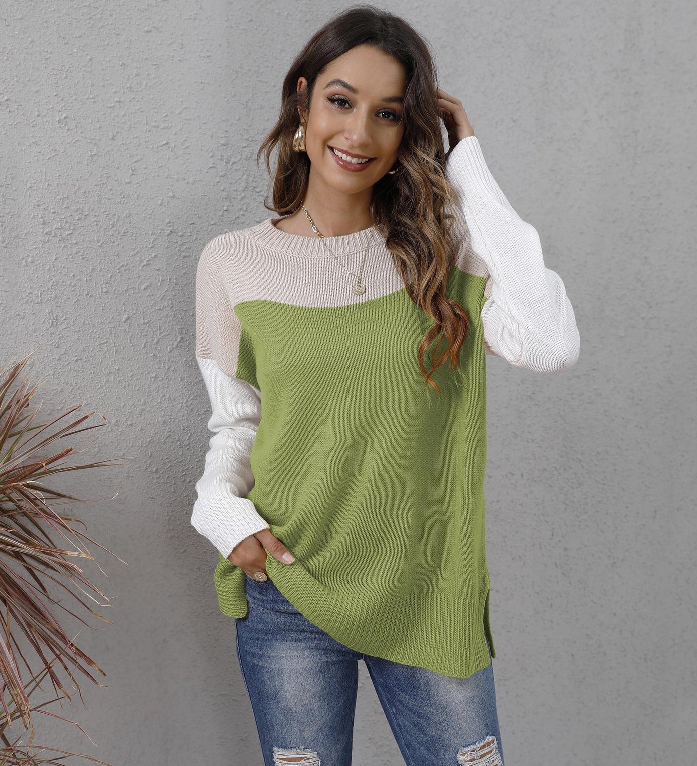 Women's Knit Sweater - Relaxed Fit - Long Sleeve - Round Neck - Colour Block Design