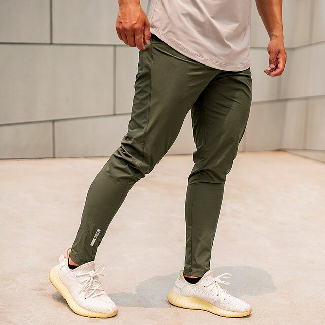 Men’s Jogger Trousers - Tapered Fit - Lightweight Stretch - Elastic Waist - Zipped Pockets