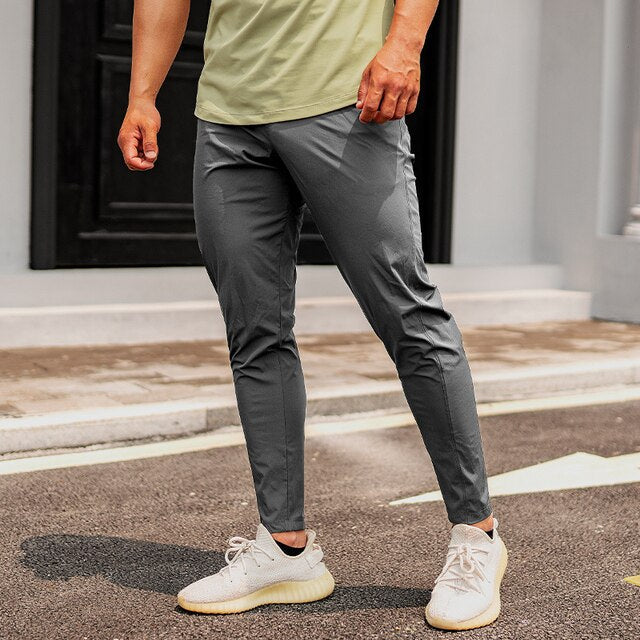 Men’s Jogger Trousers - Tapered Fit - Lightweight Stretch - Elastic Waist - Zipped Pockets