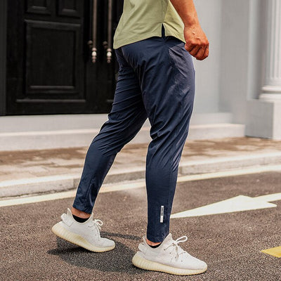 Men’s Jogger Trousers - Tapered Fit - Lightweight Stretch - Elastic Waist - Zipped Pockets