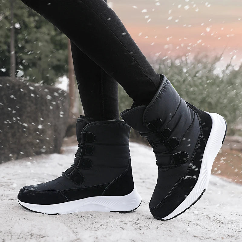 Women’s cozy plush lining combat boots