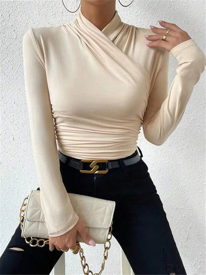 Women's pleated shirt with elegant long sleeve