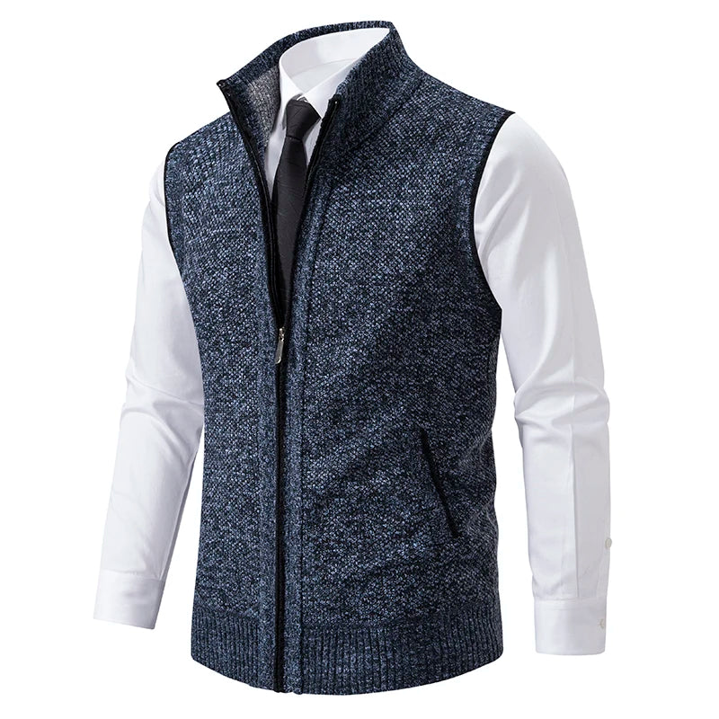 Knitted men's cardigan with side pockets