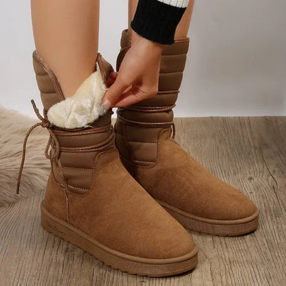 Lace-up women’s boots with fur lining