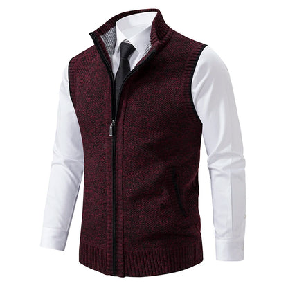 Knitted men's cardigan with side pockets