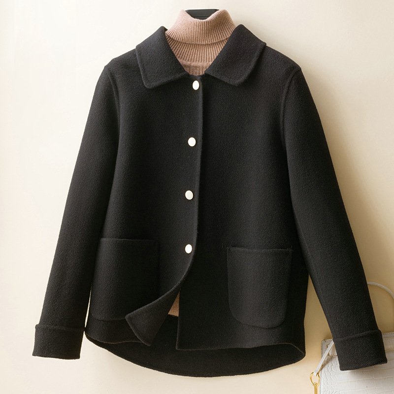 Women’s Wool Coat – Classic Fit – Tailored Collar – Front Buttons – Patch Pockets