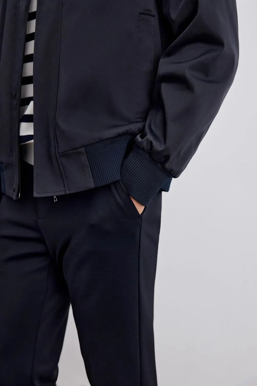 Men’s Jacket – Relaxed Fit – Classic Collar – Button Front – Ribbed Cuffs – Side Pockets