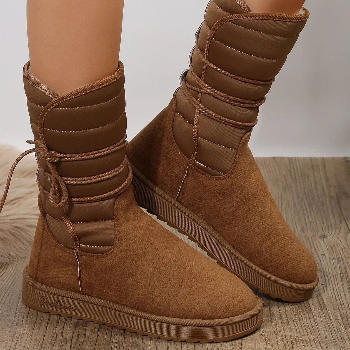 Lace-up women’s boots with fur lining