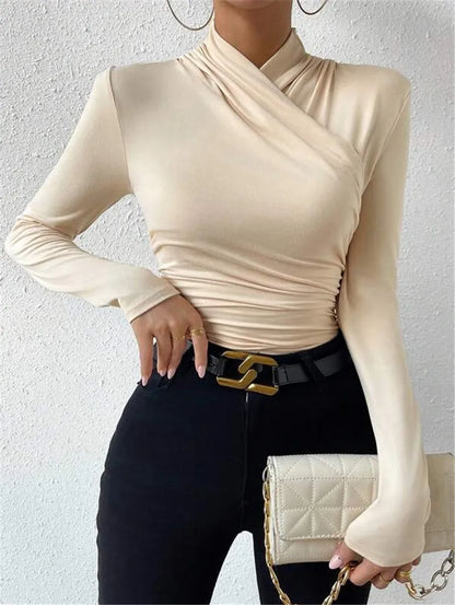 Women's pleated shirt with elegant long sleeve