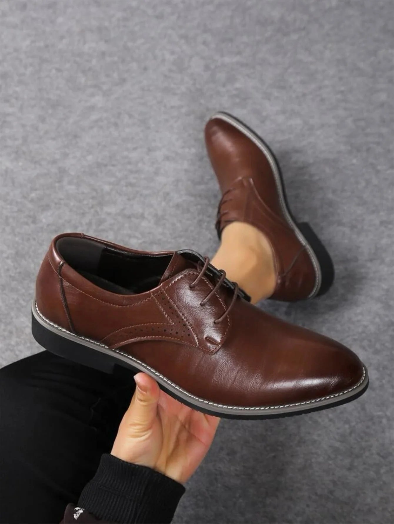 Men’s Leather Oxford Shoes – Classic Lace-Up – Formal Brogue Detailing