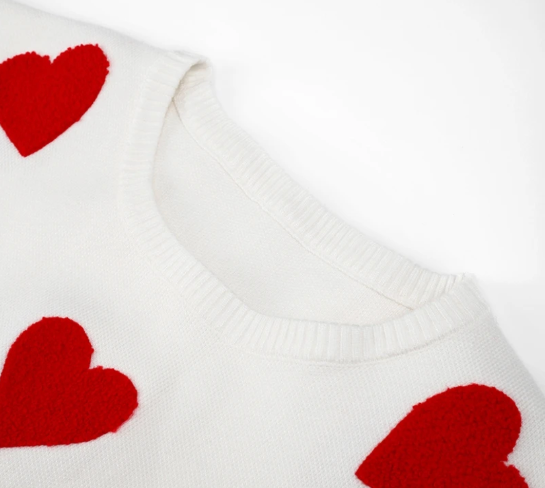 Women's loose fit sweater heart print