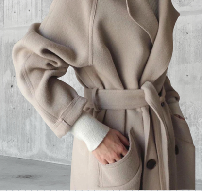 Women's oversized women's coat with belt and narrow collar