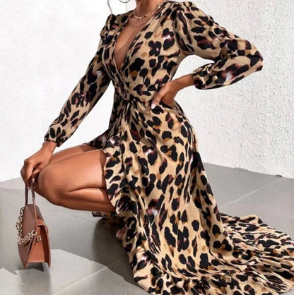 V-neck Dress with Leopard Print | Lightweight Polyester Fabric